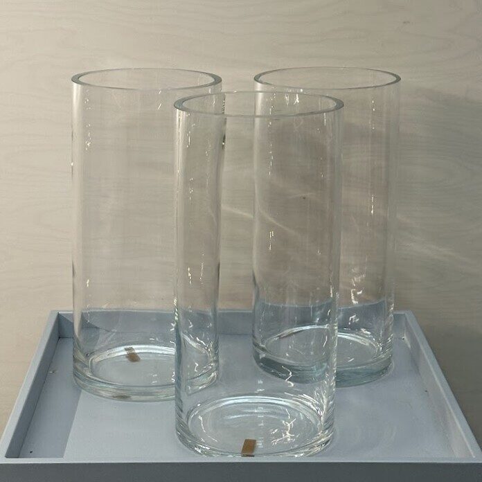 Cilindra formas vāzes