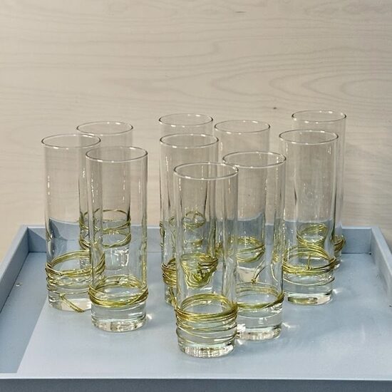 Šauras stikla vāzītes 