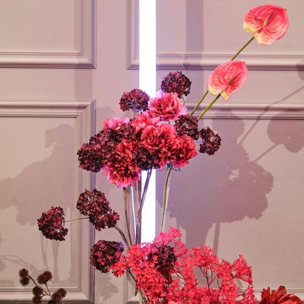 Askētiska ziedu kompozīcija