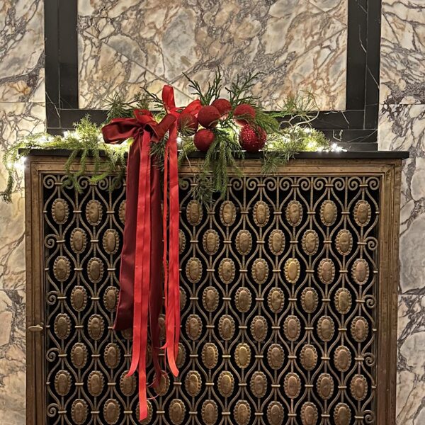 Kamīna malas Ziemassvētku dekors