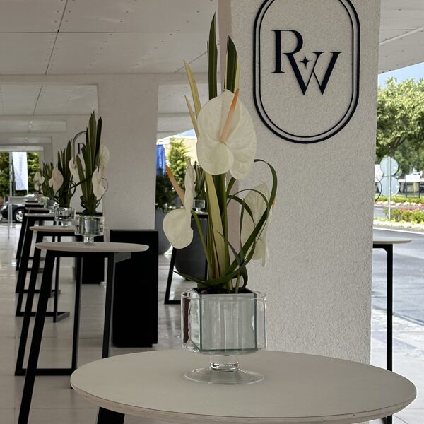 Cocktail table décor