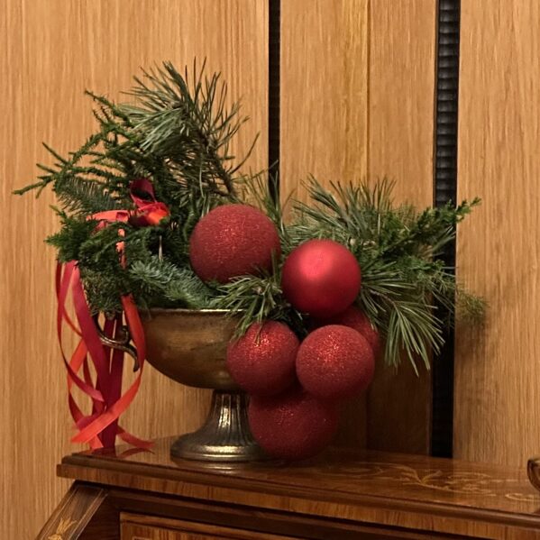 Christmas decor in the customer hall