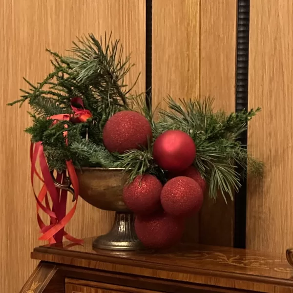 Christmas decor in the customer hall
